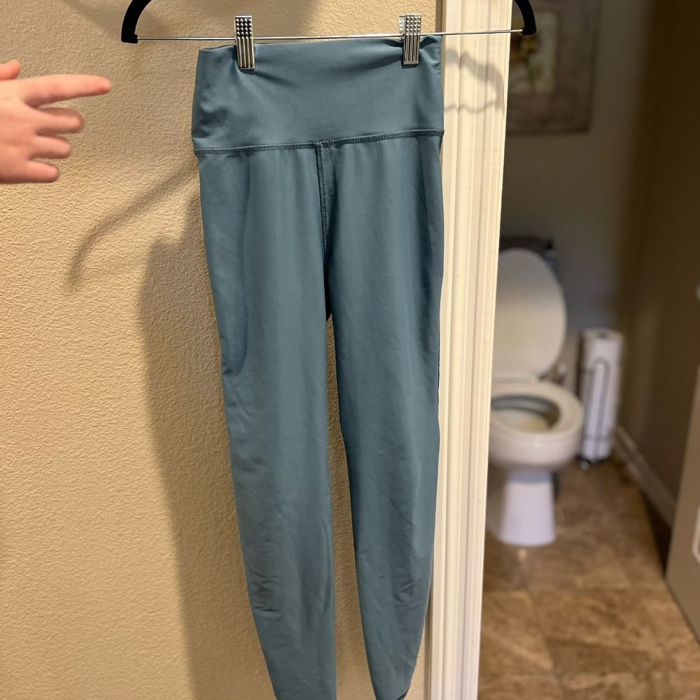 5 Dancewear - Teal Leggings with Mesh with Matching Sports Bra - Small Adult